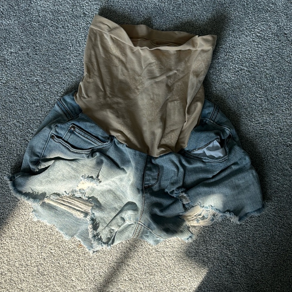 5/$25- Jessica Simpson maternity shorts
